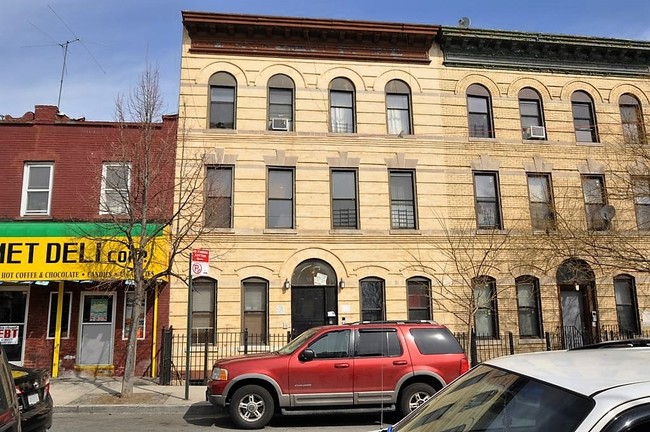 Building Photo - 53 Arlington Ave