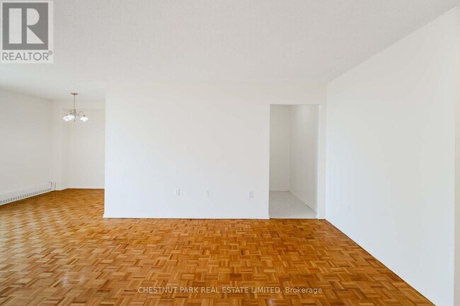 Photo du bâtiment - 3700 Lawrence Ave E