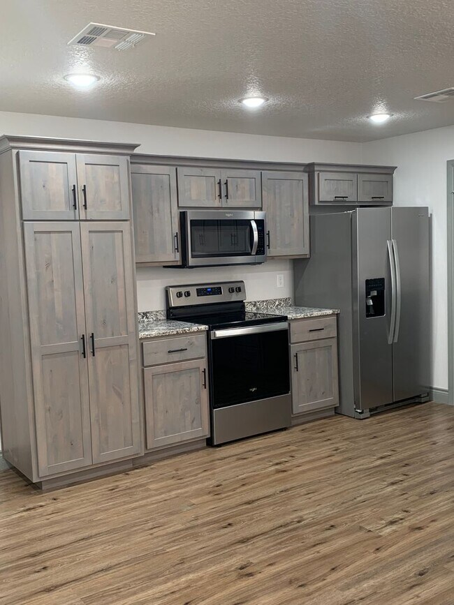Building Photo - Beautiful New Construction