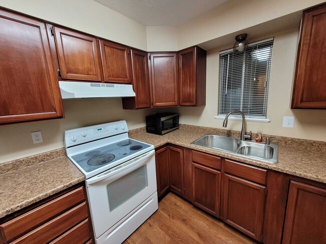 Building Photo - 115 W 1100 N