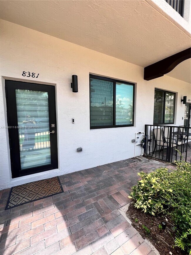 Foto del edificio - 8381 NW 43rd St