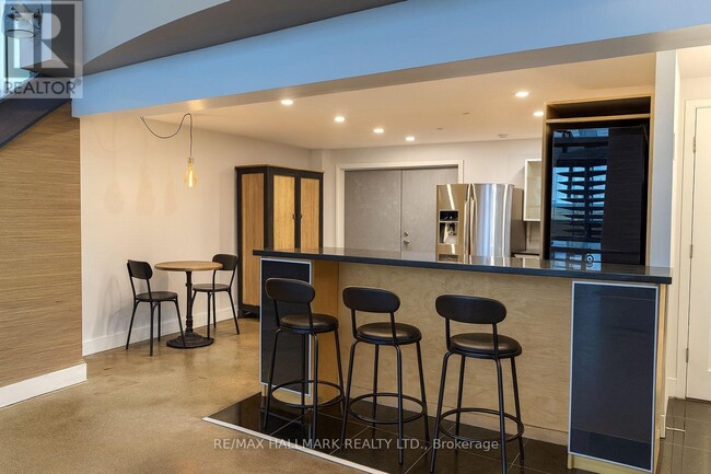 Photo du bâtiment - 221 - 1173 DUNDAS STREET E