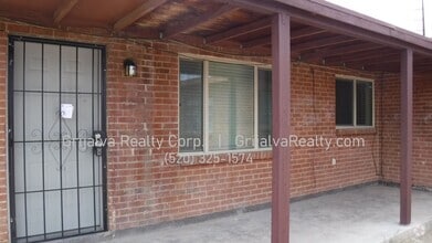 Building Photo - 4626 E Douglas St