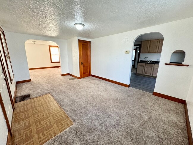 Building Photo - 549 E Orange St