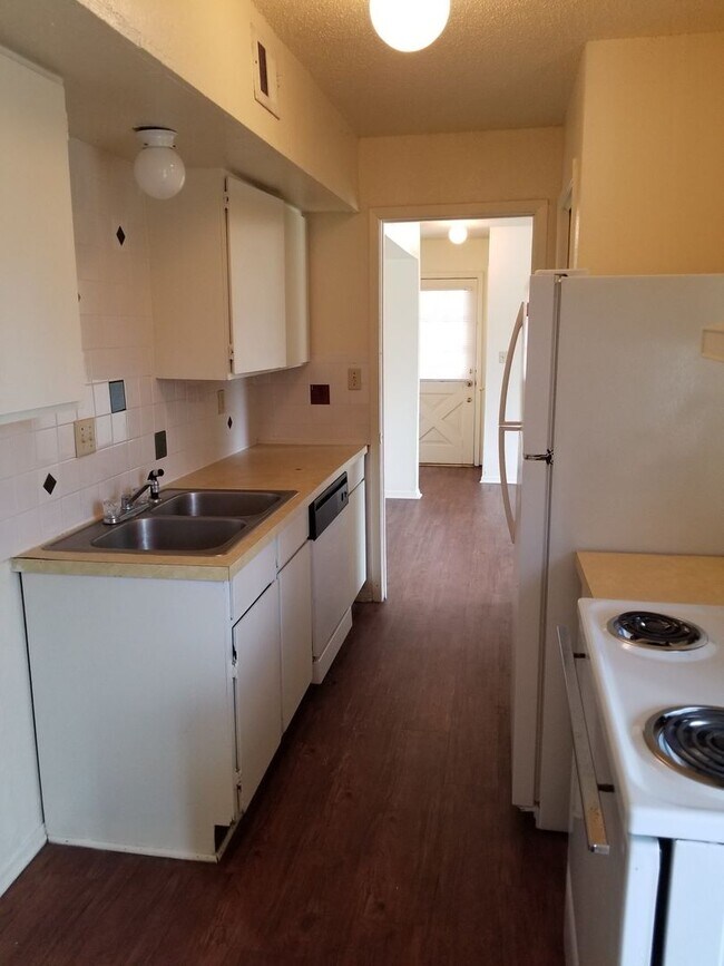 Foto del edificio - College Station -- 2/1.5 Townhome-Style Fourplex on TAMU Shuttle Route!