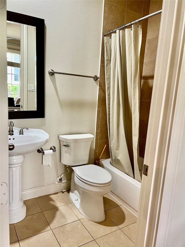 Foto del edificio - 3255 Maxroy St