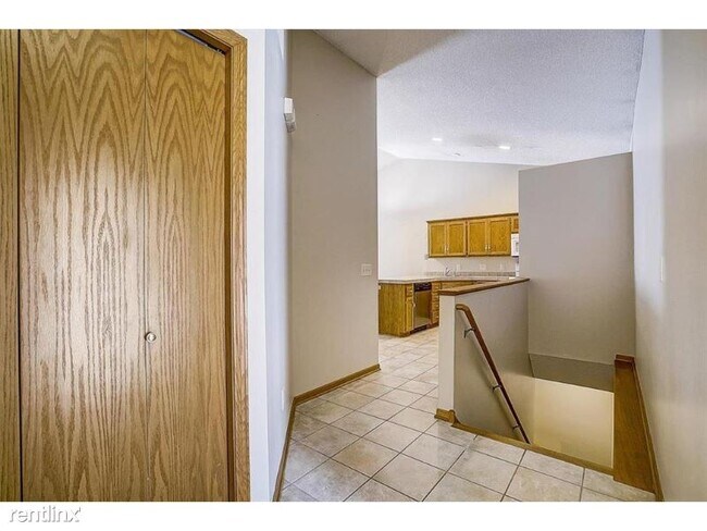 Building Photo - 2 br, 2 bath Townhome - 631 86th Ln NW