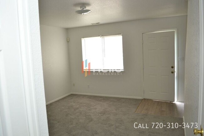 Foto del edificio - 82 Blackburn Ln