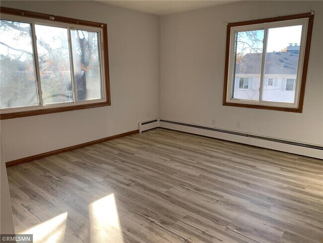 Building Photo - 4001 Mavelle Dr