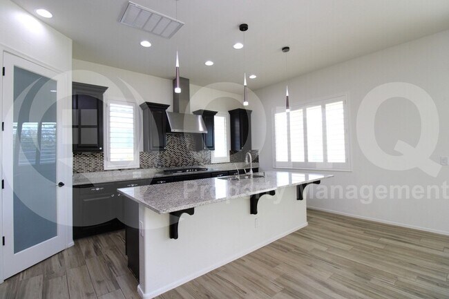 Building Photo - 859 E Knightsbridge Way