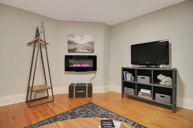 Building Photo - 4914 Park Ave