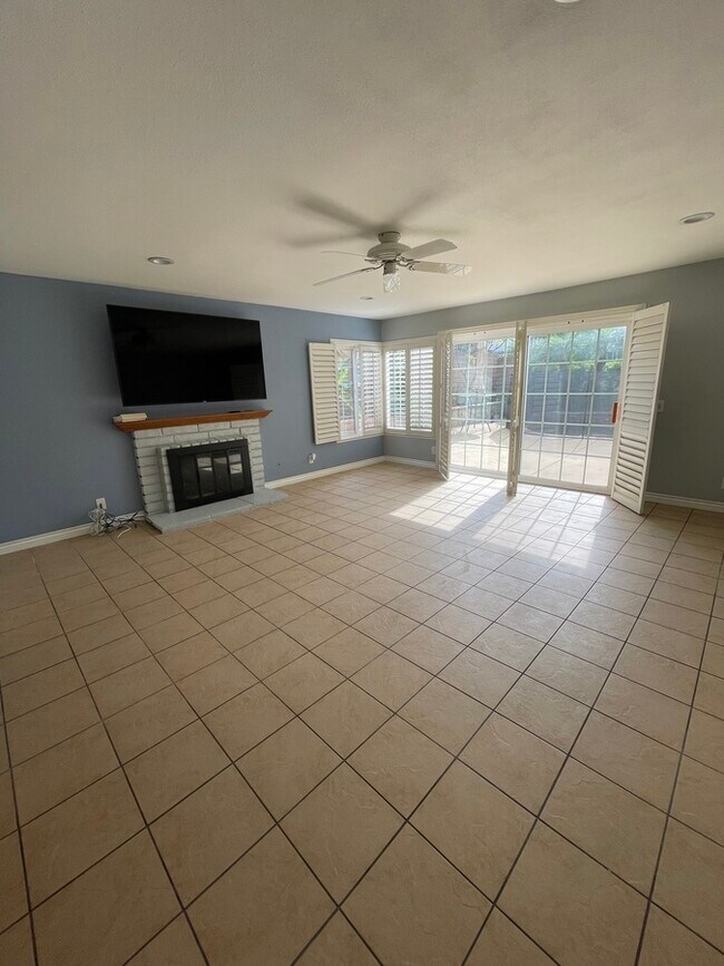 Foto del edificio - 1245 Tierra Luna