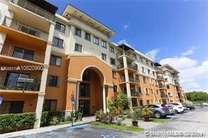 Building Photo - 9340 Fontainebleau Blvd