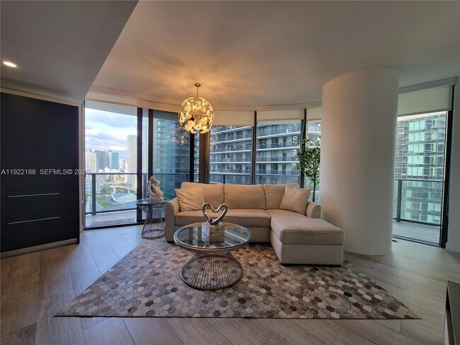 Foto del edificio - 45 SW 9th St