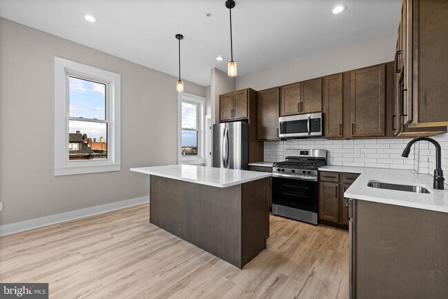 Foto del edificio - 400 S Conkling St