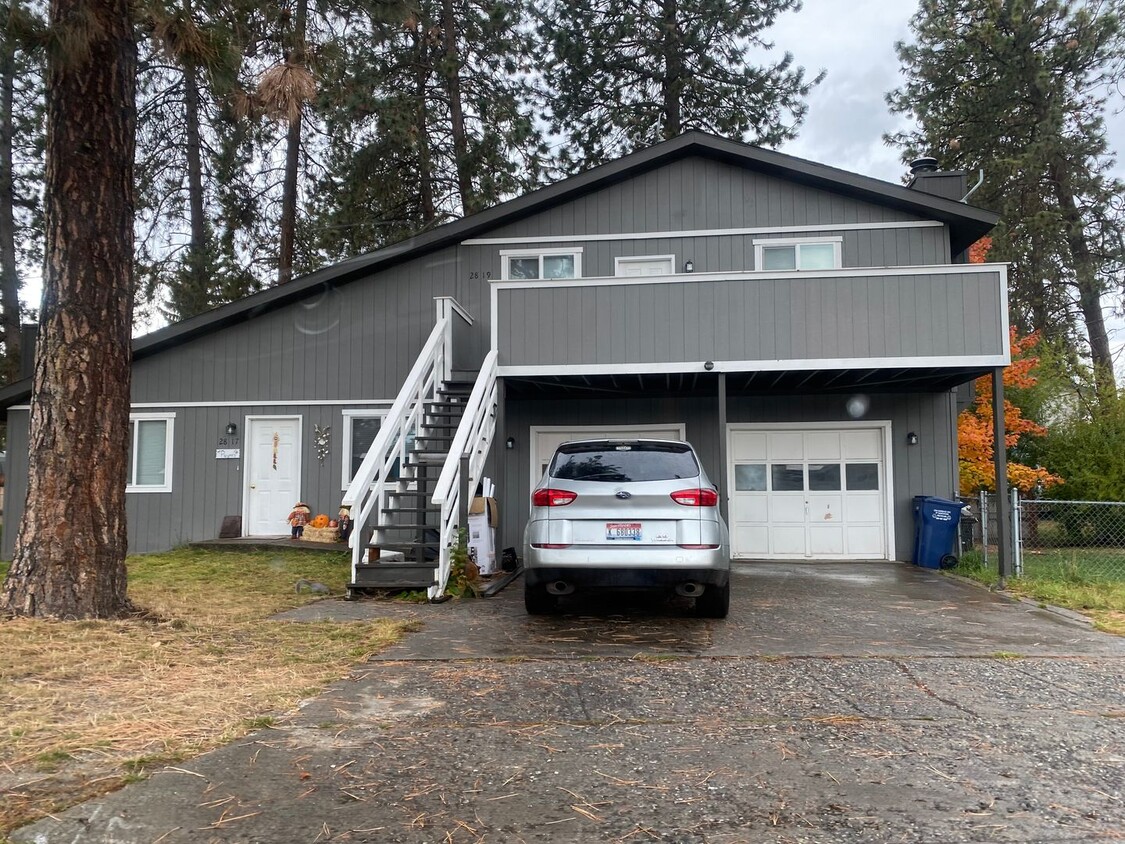 Primary Photo - Honeysuckle Duplex