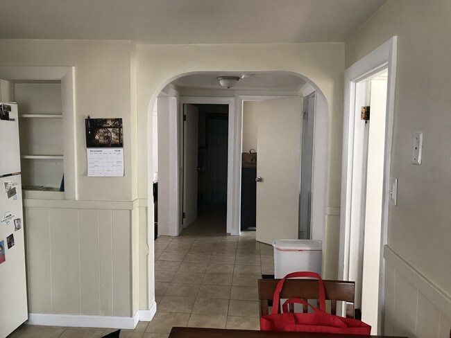 Building Photo - 13 Emerald St