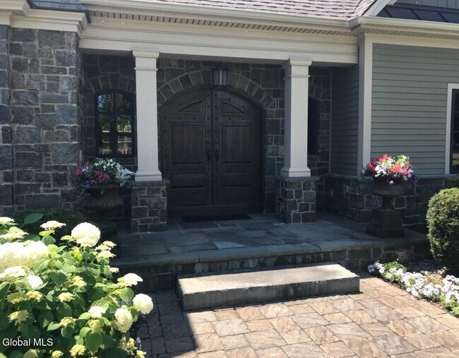 Foto del edificio - 106 Greenfield Ave