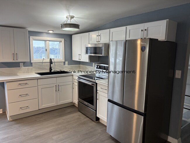 Building Photo - 1899 Smith St