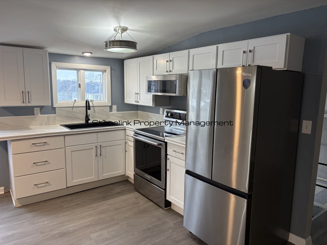 Photo - 1899 Smith St Apartment