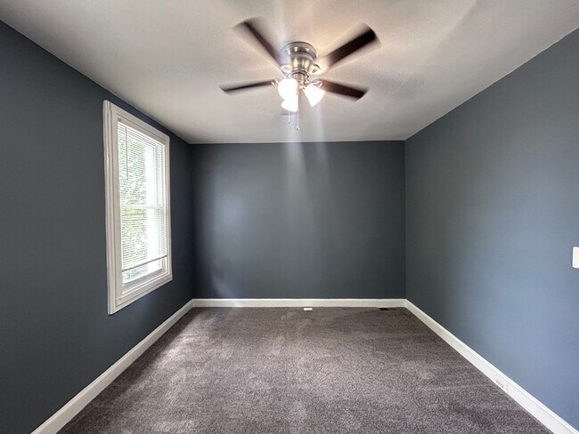 Building Photo - Baltimore - 4 Bedrooms and 2 baths Available!