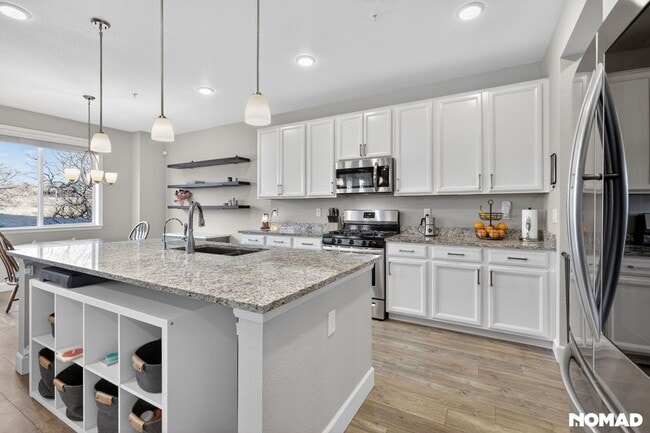 Building Photo - 15627 Kitchener Way