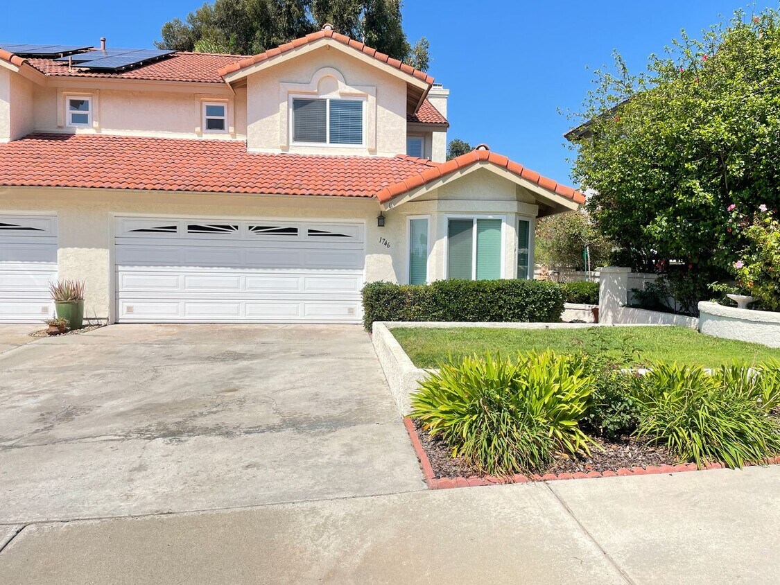 Primary Photo - Picture Perfect Summerhill Home!