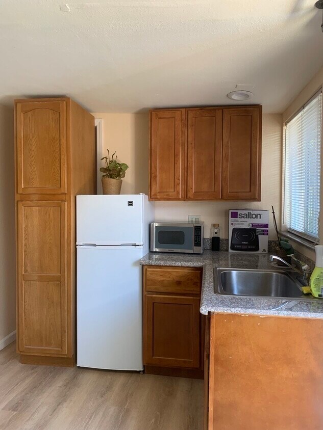 Foto principal - 285 Roswell Dr