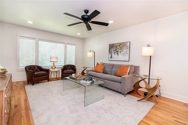 Foto del edificio - 394 Fletcher Ave