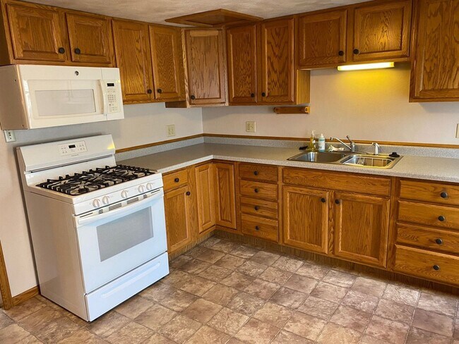 Foto del edificio - 410 N Maple Ave