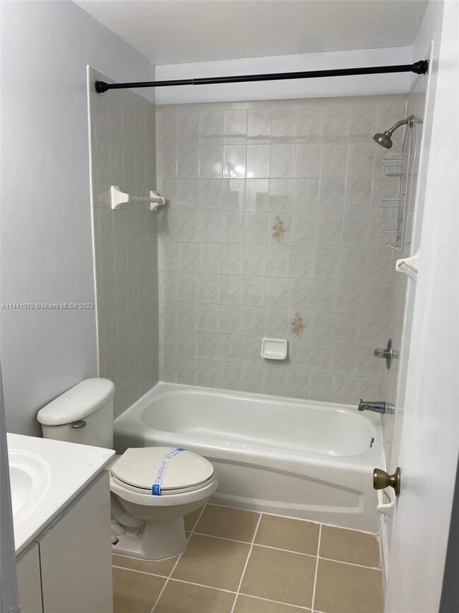 Building Photo - 18618 SW 100th Ave # 18618