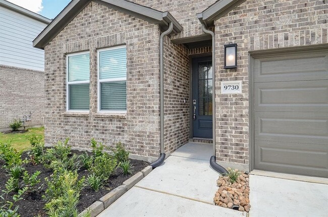 Building Photo - 9730 Burlington Bristol Dr