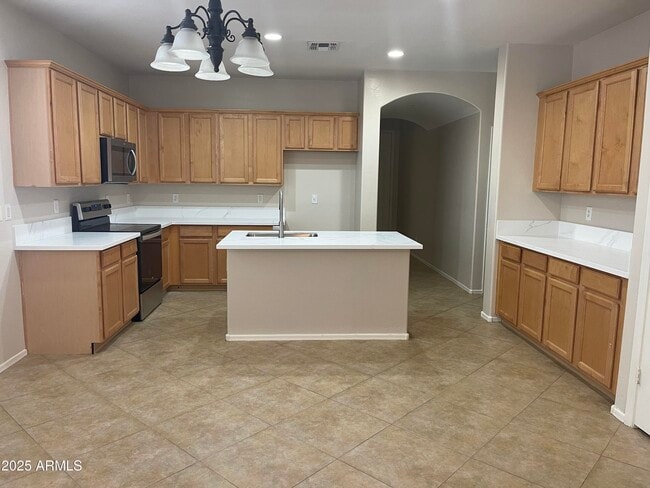Building Photo - 1528 E Mia Ln