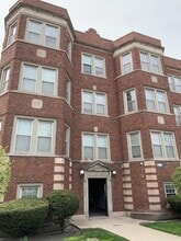 Building Photo - 118 S Austin Blvd