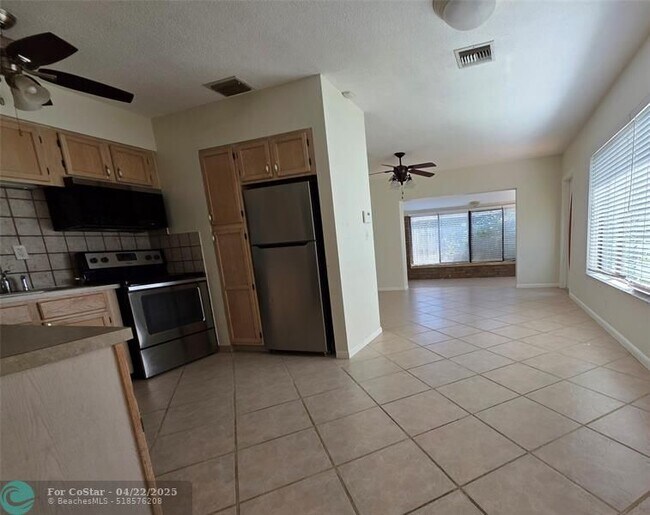 Foto del edificio - 1728 NE 17th Way