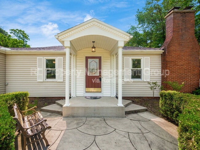 Building Photo - 2517 Minerva Lake Rd
