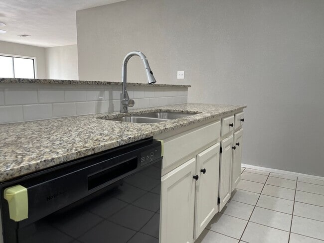 Foto del edificio - 8512 Southridge Dr