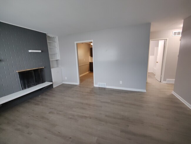 Building Photo - 7223 Raytown Rd