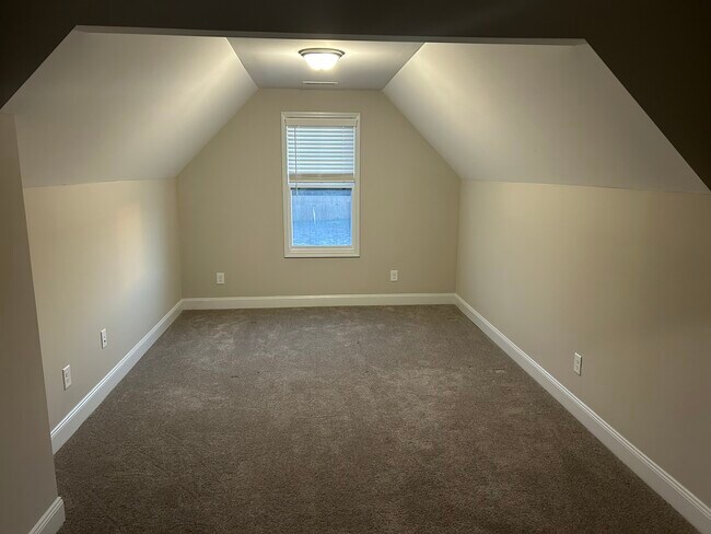 Foto del edificio - 644 Barlow Rd