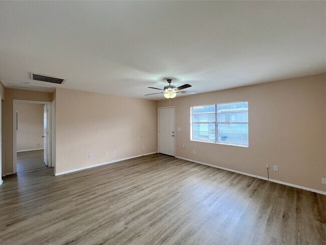 Foto del edificio - Charming 2 Bedroom, 1 Bath Duplex in Fort ...