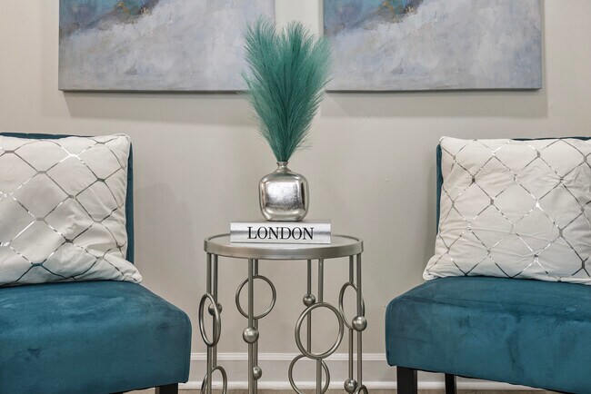 Foto del edificio - 366 N Hemlock Ave