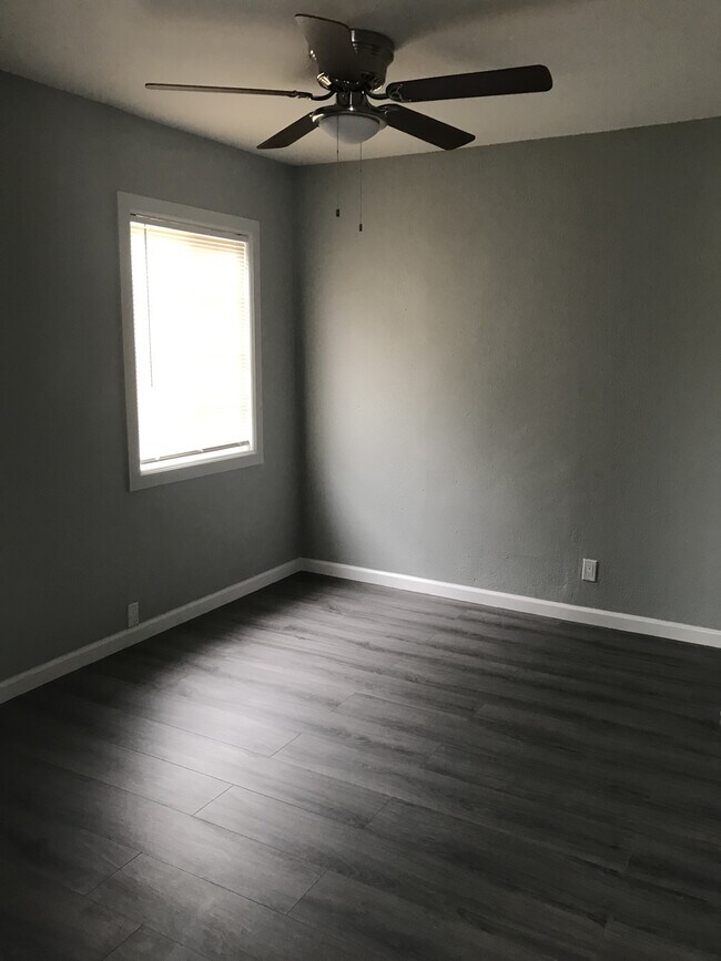 Foto del edificio - 15823 S Dalton Ave