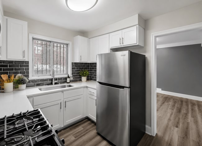 Building Photo - Oak Park Manor Apartments & Townhomes