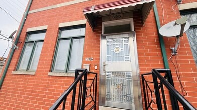 Building Photo - 356 W 31st St