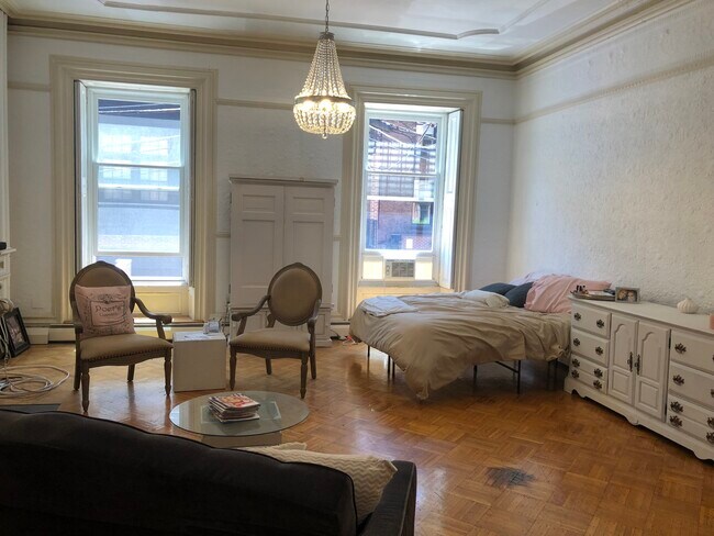 Building Photo - 137 Beacon St