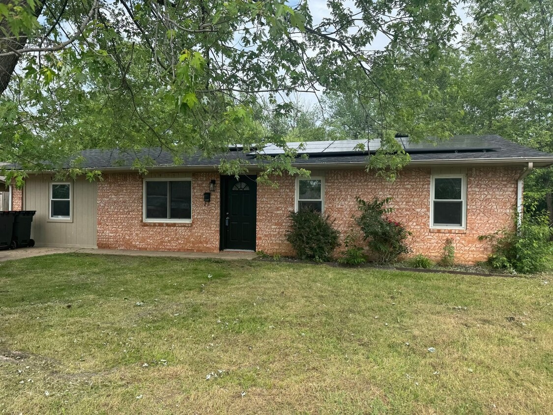 Available Now! 4-Bedroom, 1-Full Bathroom ... - Available June 1st! 4-Bedroom, 1-Full Bath...