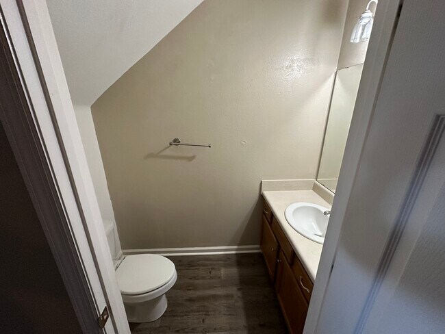 Building Photo - 22 Sir Lancelot Way