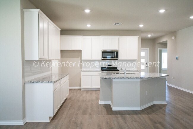 Foto del edificio - Gorgeous 4 Bed 2 Bath Home in Deer Creek School District!