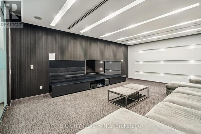 Photo du bâtiment - 1030 King St W