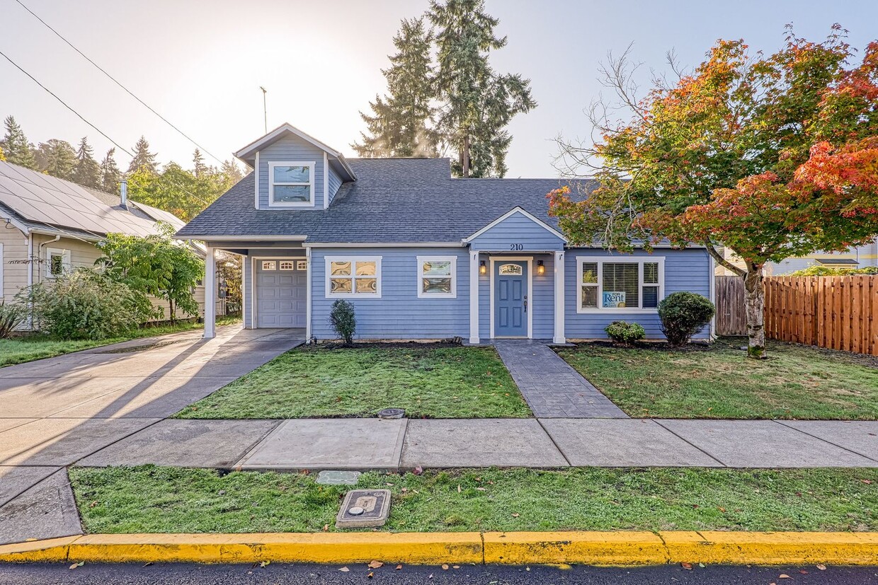 Primary Photo - Charming Silverton Home Near Downtown